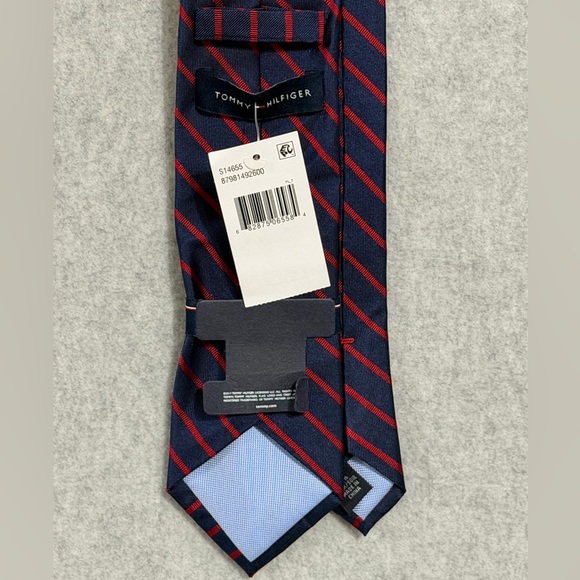 Tommy Hilfiger Men's Tie with Navy and Red Stripes - Picture 3 of 5